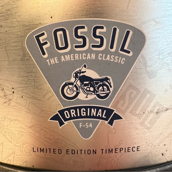 Fossil Limited Edition Motorcycle Timepiece Desk Clock Watch w/ Original Box - Picture 13 of 16